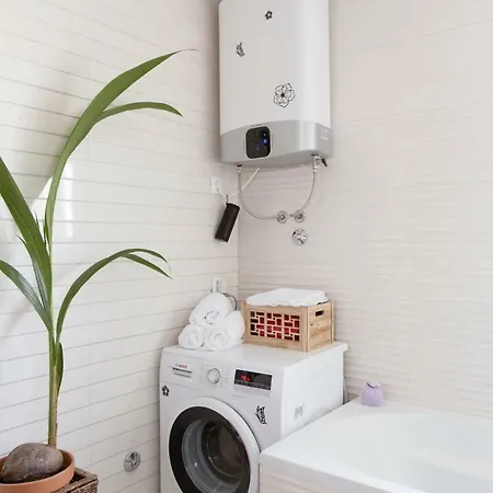 New Modern Near A Beach In Center Apartment